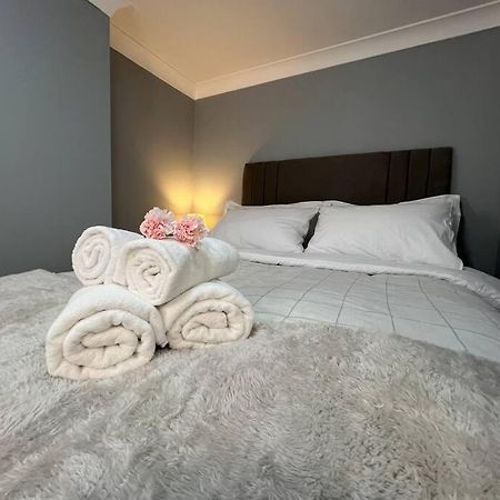 Modern With Stylish Terrace - Your London Oasis! 外观 照片